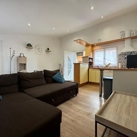 Chez Zelie Apartment